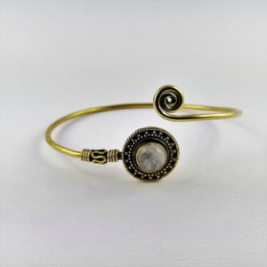 Bracciale-ottone-pietra-luna-arcobaleno-taglio-rotondo