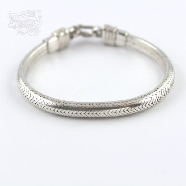 Bracciale-unisex-argento-925-coda-topo-snake-sezione-mezza-tonda-chiusura-s-dettaglio